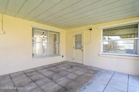 Exterior - 404 Bunker St, Melbourne, FL 32901 photo 2 of 4