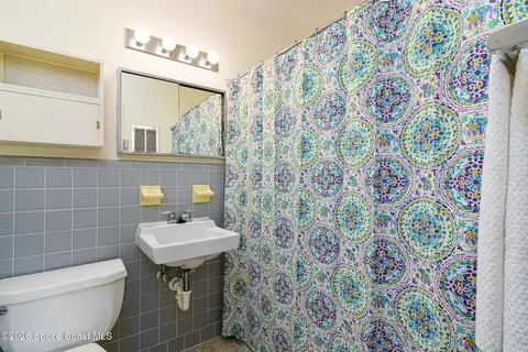 Bath - 404 Bunker St, Melbourne, FL 32901 photo 1 of 2
