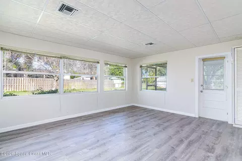 Living - 404 Bunker St, Melbourne, FL 32901 photo 1 of 5