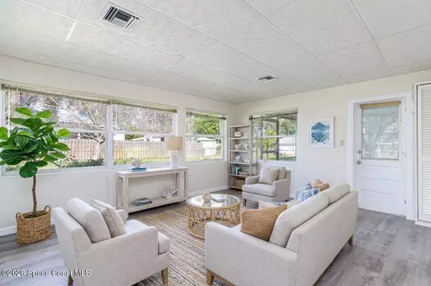 Living - 404 Bunker St, Melbourne, FL 32901 photo 4 of 5