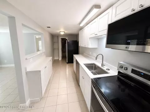 Kitchen - 140 Cottrell Ave, Cocoa, FL 32927 photo 4 of 4