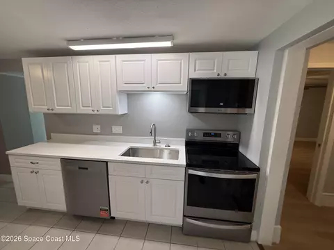 Kitchen - 140 Cottrell Ave, Cocoa, FL 32927 photo 2 of 4