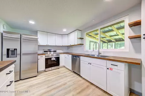 Kitchen - 5 Ohio St, Cocoa, FL 32926 photo 5 of 6