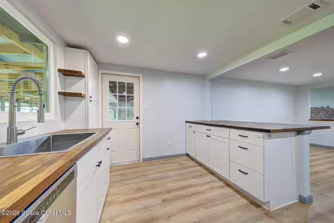 Kitchen - 5 Ohio St, Cocoa, FL 32926 photo 3 of 6