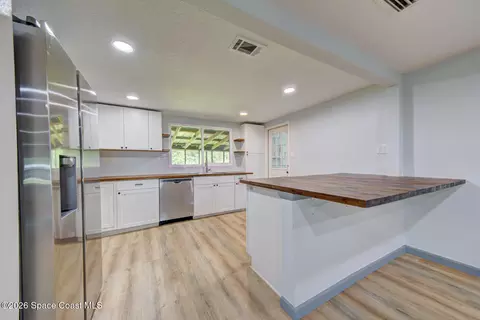 Kitchen - 5 Ohio St, Cocoa, FL 32926 photo 1 of 6