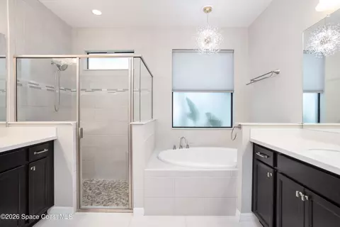 Bath - 7735 Millbrook Ave, Melbourne, FL 32940 photo 2 of 4