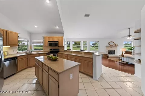 Kitchen - 569 Spring Lake Dr, Melbourne, FL 32940 photo 1 of 5