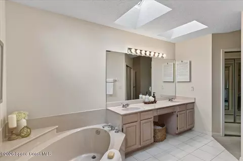 Bath - 569 Spring Lake Dr, Melbourne, FL 32940 photo 2 of 3