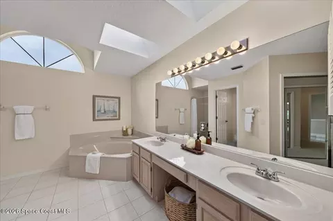 Bath - 569 Spring Lake Dr, Melbourne, FL 32940 photo 1 of 3