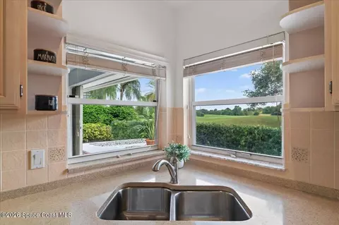 Kitchen - 569 Spring Lake Dr, Melbourne, FL 32940 photo 3 of 5