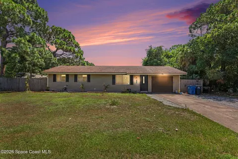 953 Cherokee Rd SE, Palm Bay, FL 32909