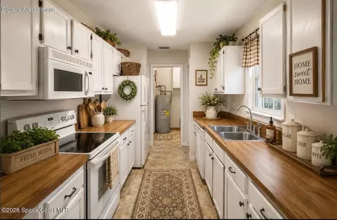 Kitchen - 7200 Hartman St, Cocoa, FL 32927 photo 5 of 5