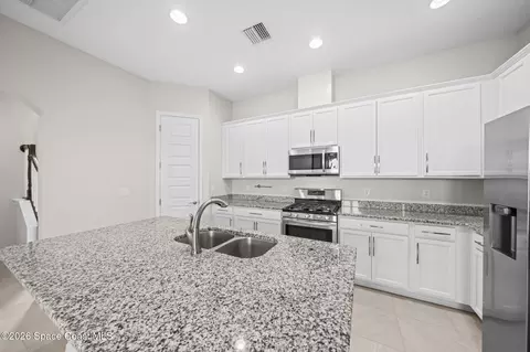 Kitchen - 8008 Gullen Dr, Melbourne, FL 32940 photo 3 of 4