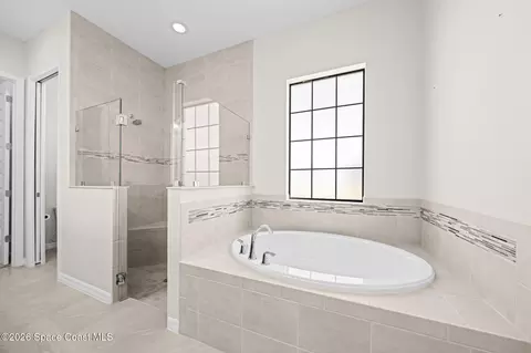 Bath - 8008 Gullen Dr, Melbourne, FL 32940 photo 4 of 6