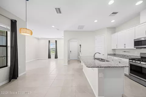 Entry Way - 8008 Gullen Dr, Melbourne, FL 32940 photo 1 of 3