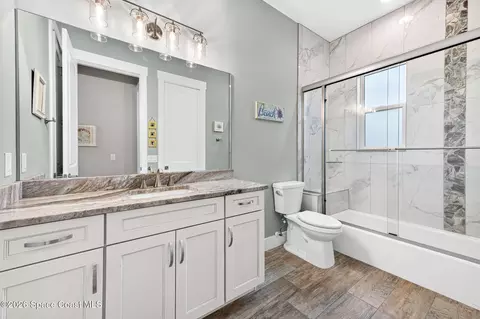 Bath - 3865 Reynolds Rd, Malabar, FL 32950 photo 2 of 5