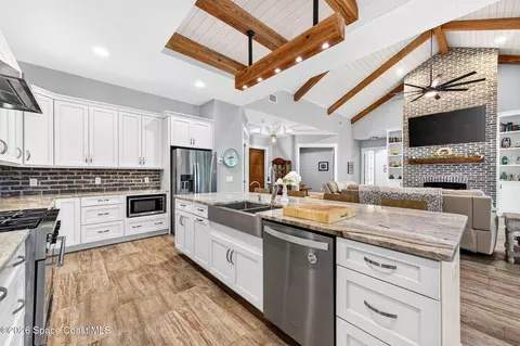 Kitchen - 3865 Reynolds Rd, Malabar, FL 32950 photo 4 of 6