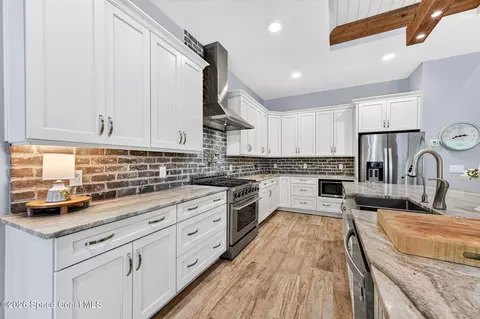 Kitchen - 3865 Reynolds Rd, Malabar, FL 32950 photo 3 of 6