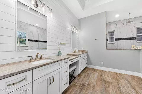 Bath - 3865 Reynolds Rd, Malabar, FL 32950 photo 3 of 5