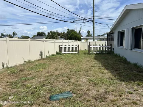 Exterior - 858 Bianca Dr NE, Palm Bay, FL 32905 photo 3 of 4