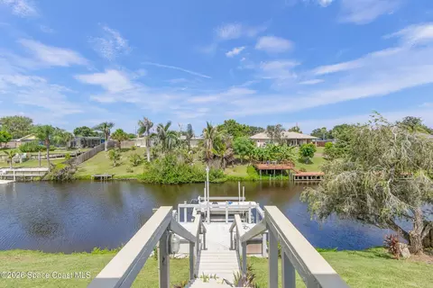 889 Vance Cir NE, Palm Bay, FL 32905