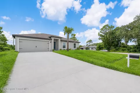 1602 Saladino St SE, Palm Bay, FL 32909