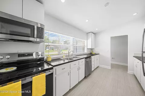 Kitchen - 309 Amherst Ave, Melbourne, FL 32901 photo 1 of 4