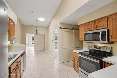 Entry Way - 1309 Pilgrim Ave, Melbourne, FL 32940 photo 2 of 2