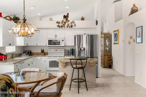 Kitchen - 3672 Shawnee Ln, Melbourne, FL 32901 photo 3 of 4