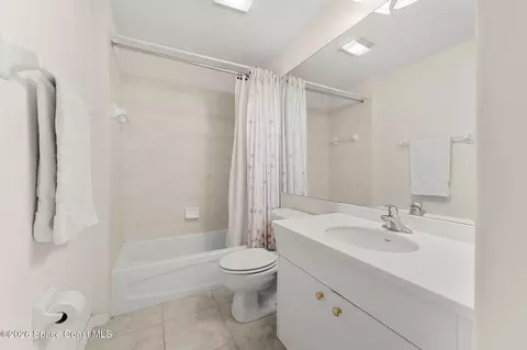 Bath - 3672 Shawnee Ln, Melbourne, FL 32901 photo 2 of 2
