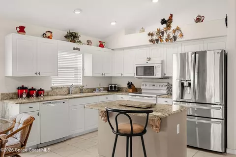 Kitchen - 3672 Shawnee Ln, Melbourne, FL 32901 photo 2 of 4