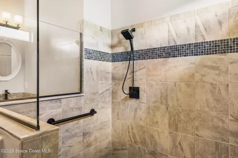 Bath - 668 Lorelei Ave, Melbourne, FL 32901 photo 2 of 3