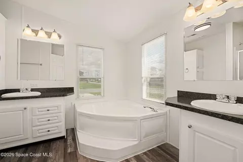 Bath - 403 Brozman Ln, Cocoa, FL 32927 photo 2 of 3