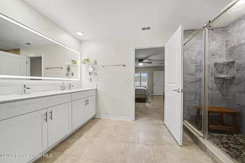 Bath - 406 Three Oaks Dr, Edgewater, FL 32141 photo 1 of 6