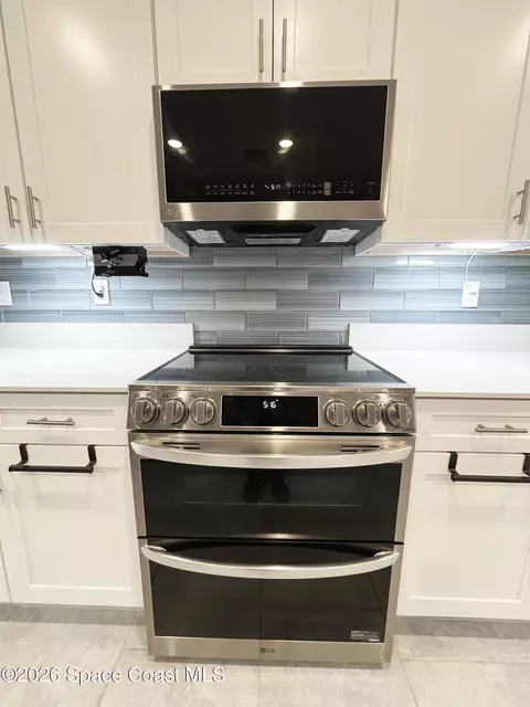 Kitchen - 406 Three Oaks Dr, Edgewater, FL 32141 photo 5 of 5