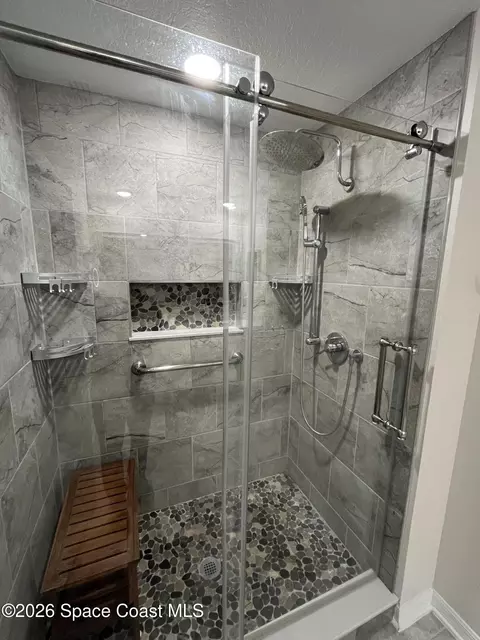Bath - 406 Three Oaks Dr, Edgewater, FL 32141 photo 3 of 6