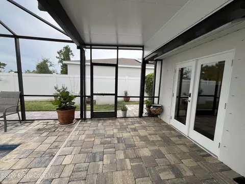 Exterior - 406 Three Oaks Dr, Edgewater, FL 32141 photo 2 of 13