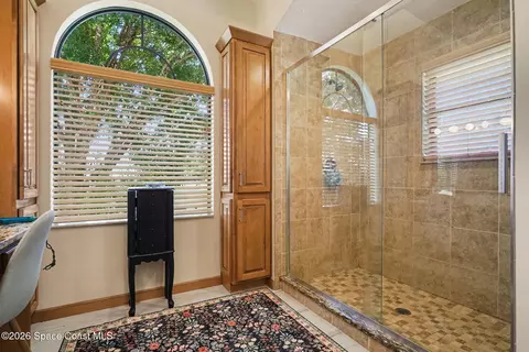 Bath - 3750 Shady Run Rd, Melbourne, FL 32934 photo 3 of 4