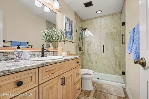 Bath - 3750 Shady Run Rd, Melbourne, FL 32934 photo 4 of 4