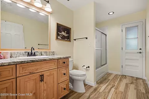 Bath - 3750 Shady Run Rd, Melbourne, FL 32934 photo 1 of 4