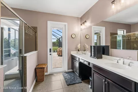 Bath - 8552 Strom Park Dr, Melbourne, FL 32940 photo 1 of 4