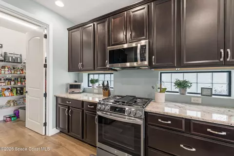 Kitchen - 8552 Strom Park Dr, Melbourne, FL 32940 photo 4 of 4