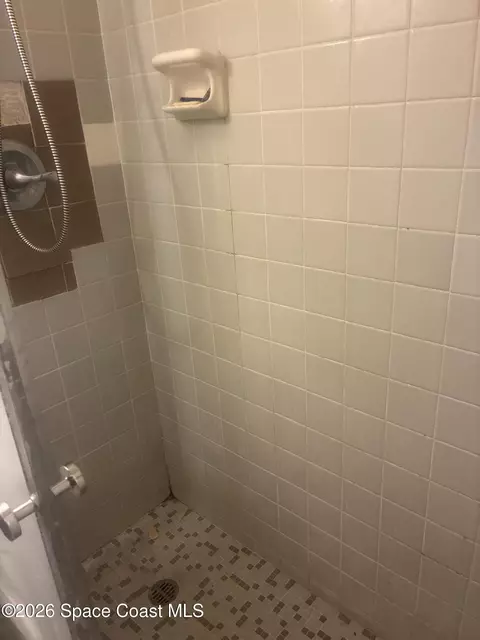 Bath - 29 W Azalea Cir, Rockledge, FL 32955 photo 5 of 6