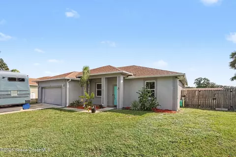 521 Borraclough Ave NW, Palm Bay, FL 32907
