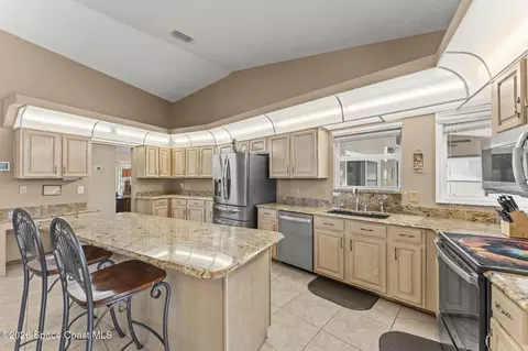 Kitchen - 3116 Fairview Dr, Melbourne, FL 32934 photo 4 of 4