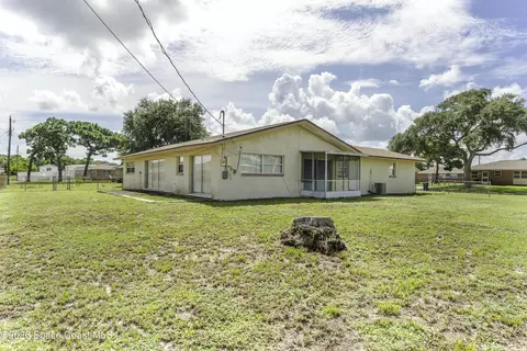 Exterior - 506 Walker St, Melbourne, FL 32901 photo 5 of 7