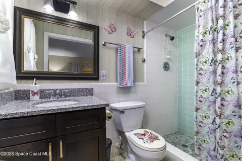 Bath - 506 Walker St, Melbourne, FL 32901 photo 1 of 3