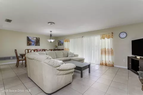 Living - 506 Walker St, Melbourne, FL 32901 photo 1 of 1
