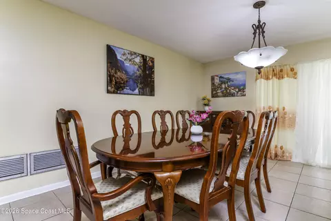 Dining - 506 Walker St, Melbourne, FL 32901 photo 4 of 5