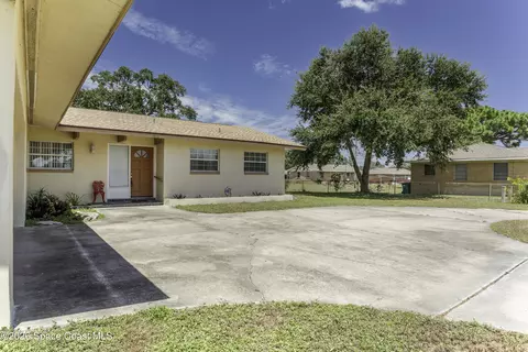 Exterior - 506 Walker St, Melbourne, FL 32901 photo 2 of 7